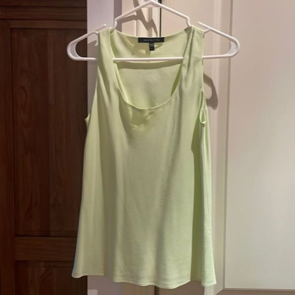Judith & Charles 2 scoop neck top in pistachio key lime